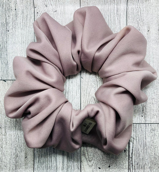 B.C JAMES CO. Mauve mesh SCRUNCHIE